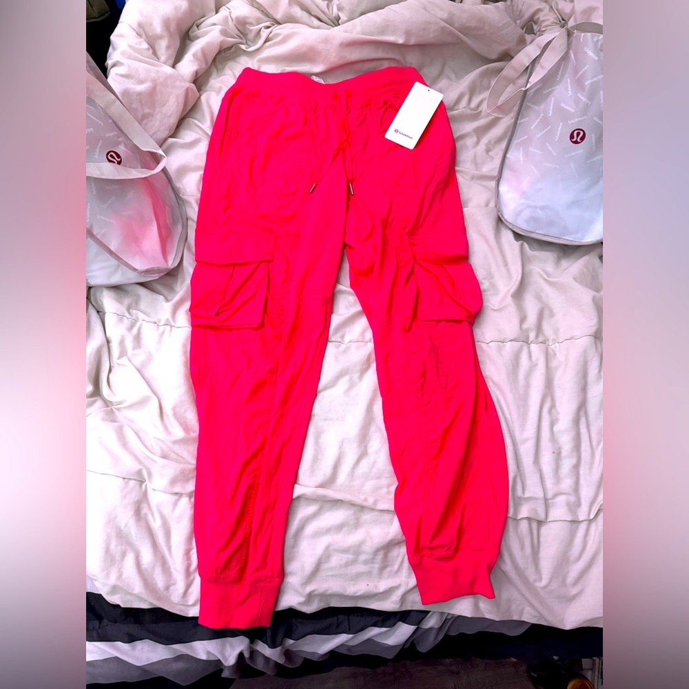 Lululemon dance studio relaxed fit mid raise cargo jogger NWT! Medium